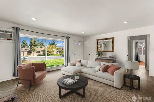 $385,000 | 565 Crawford Avenue, Wenatchee, WA 98801