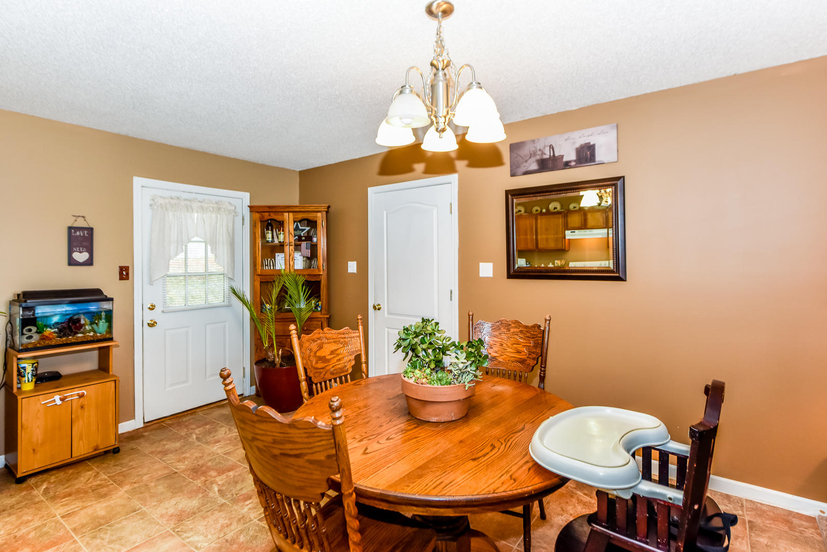 5029 Gregory Road Greenback, TN 37742 - Photo 4 of 35 Photo 4