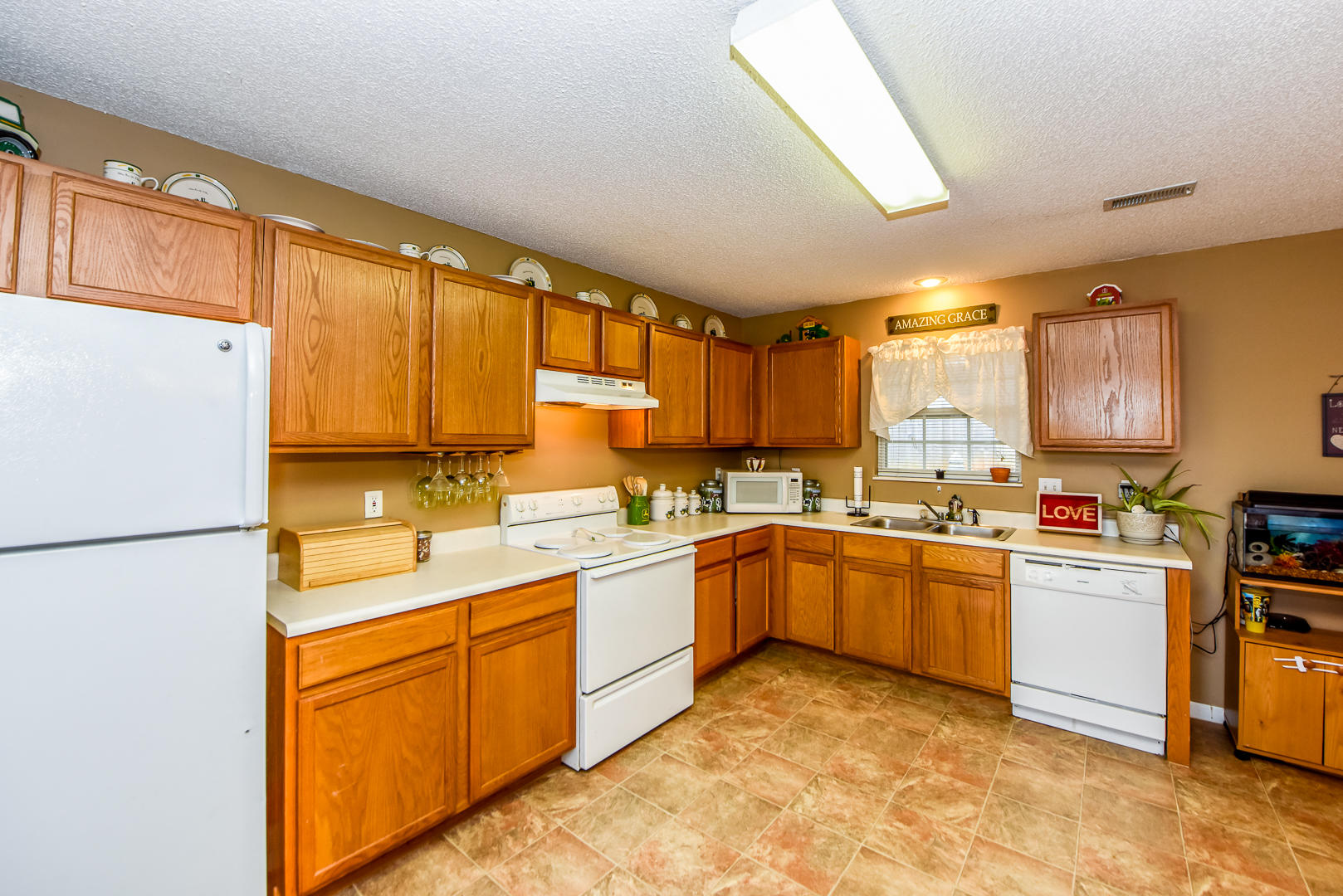 5029 Gregory Road Greenback, TN 37742 - Photo 6 of 35 Photo 6