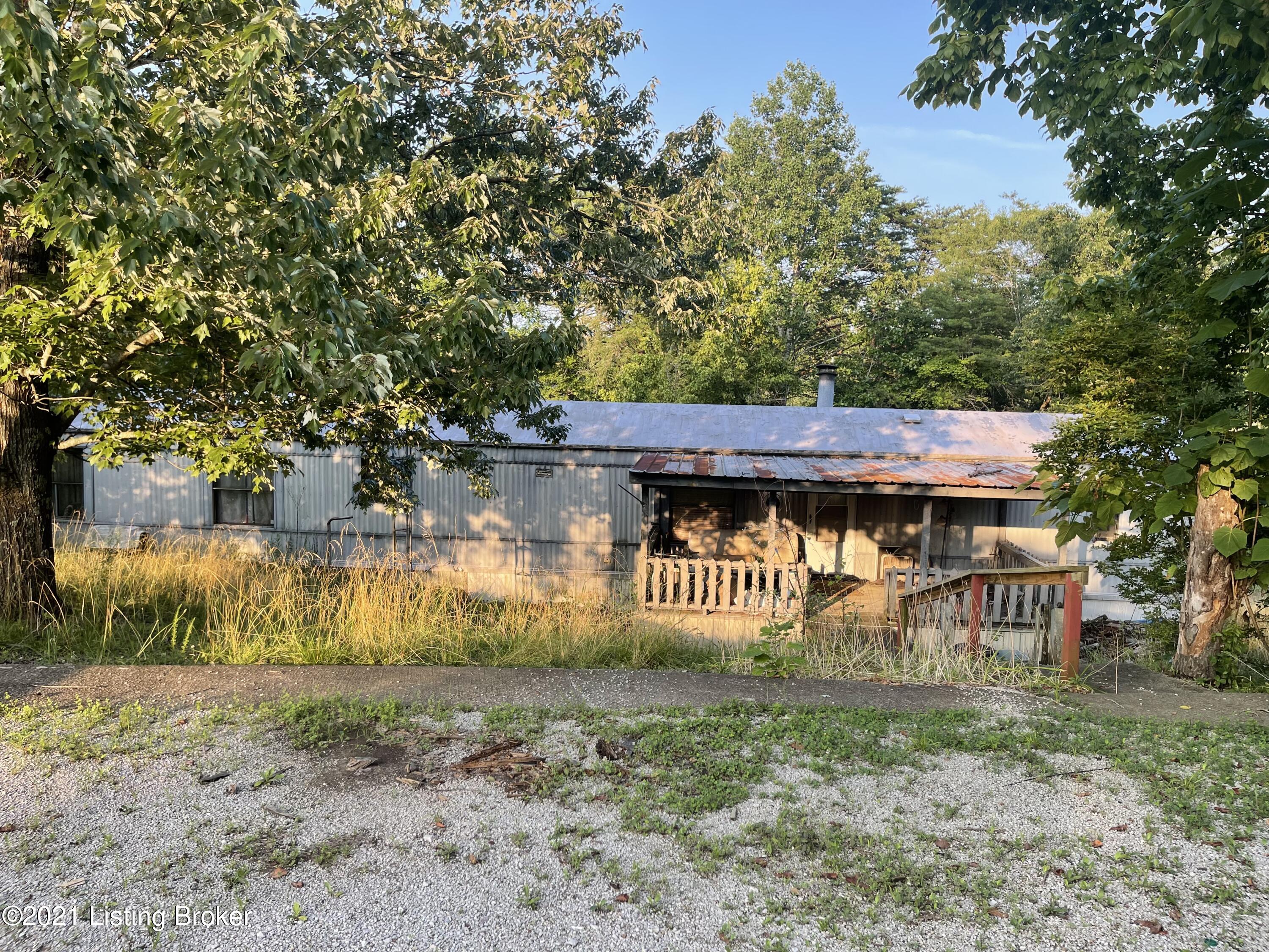 953 Noah Stevenson Road Bee Spring, KY 42207 - Photo 2 of 14 EB82FBA8-DB6A-4DE4-A2C5-38C21403294A