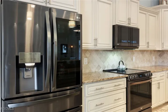 $659,800 | 4407 Southwest 19th Avenue, Cape Coral, FL 33914