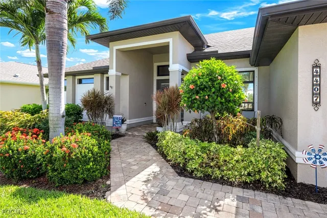 $659,800 | 4407 Southwest 19th Avenue, Cape Coral, FL 33914