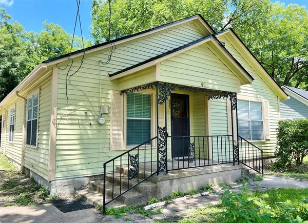 $1,395 | 421 Martin Luther King Junior Boulevard, Waxahachie, TX 75165