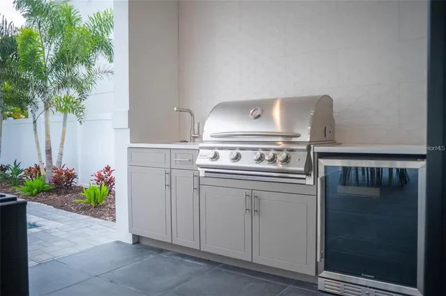 $1,775,000 | 2440 Floyd Street, Sarasota, FL 34239