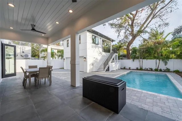 $1,775,000 | 2440 Floyd Street, Sarasota, FL 34239