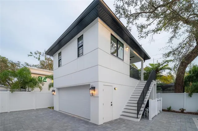 $1,775,000 | 2440 Floyd Street, Sarasota, FL 34239