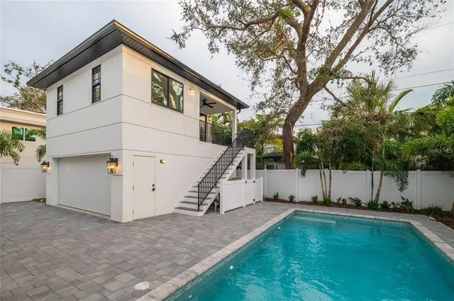 $1,775,000 | 2440 Floyd Street, Sarasota, FL 34239