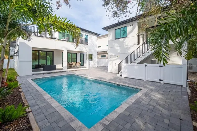 $1,775,000 | 2440 Floyd Street, Sarasota, FL 34239