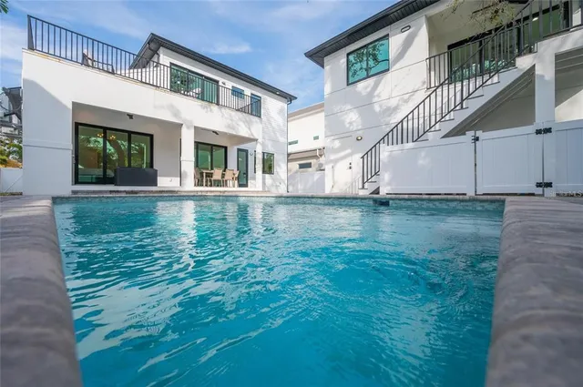 $1,775,000 | 2440 Floyd Street, Sarasota, FL 34239