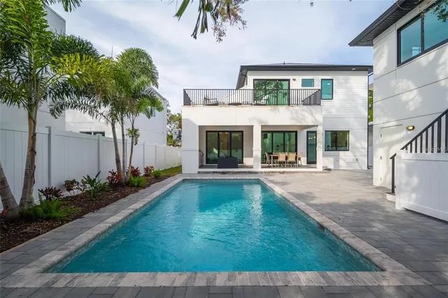 $1,775,000 | 2440 Floyd Street, Sarasota, FL 34239
