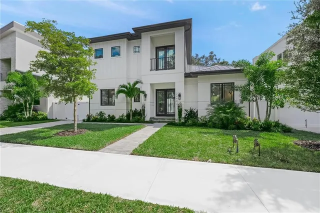 $1,775,000 | 2440 Floyd Street, Sarasota, FL 34239