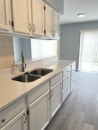 $2,400 | 404 Lauren Lane, Island Lake, IL 60042