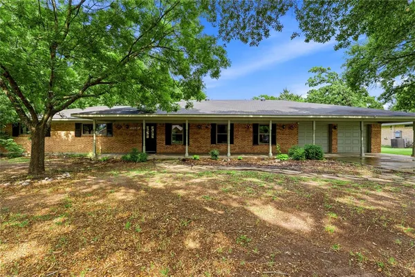 $350,000 | 17535 Country Club Drive, Kemp, TX 75143
