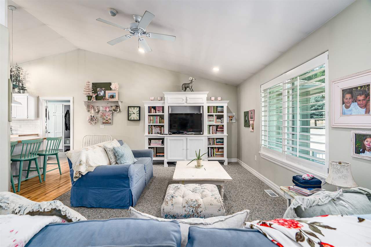 4511 South Saltese Lake Road Greenacres, WA 99016 - Photo 4 of 45