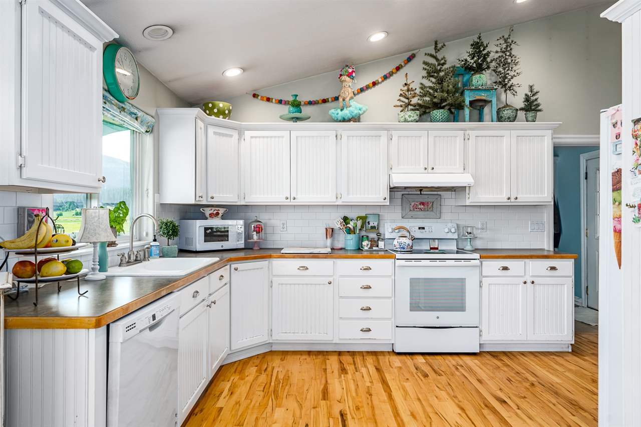 4511 South Saltese Lake Road Greenacres, WA 99016 - Photo 6 of 45