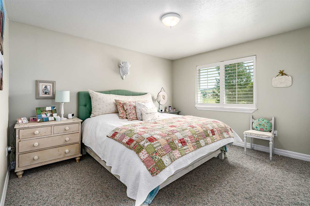 4511 South Saltese Lake Road Greenacres, WA 99016 - Photo 8 of 45