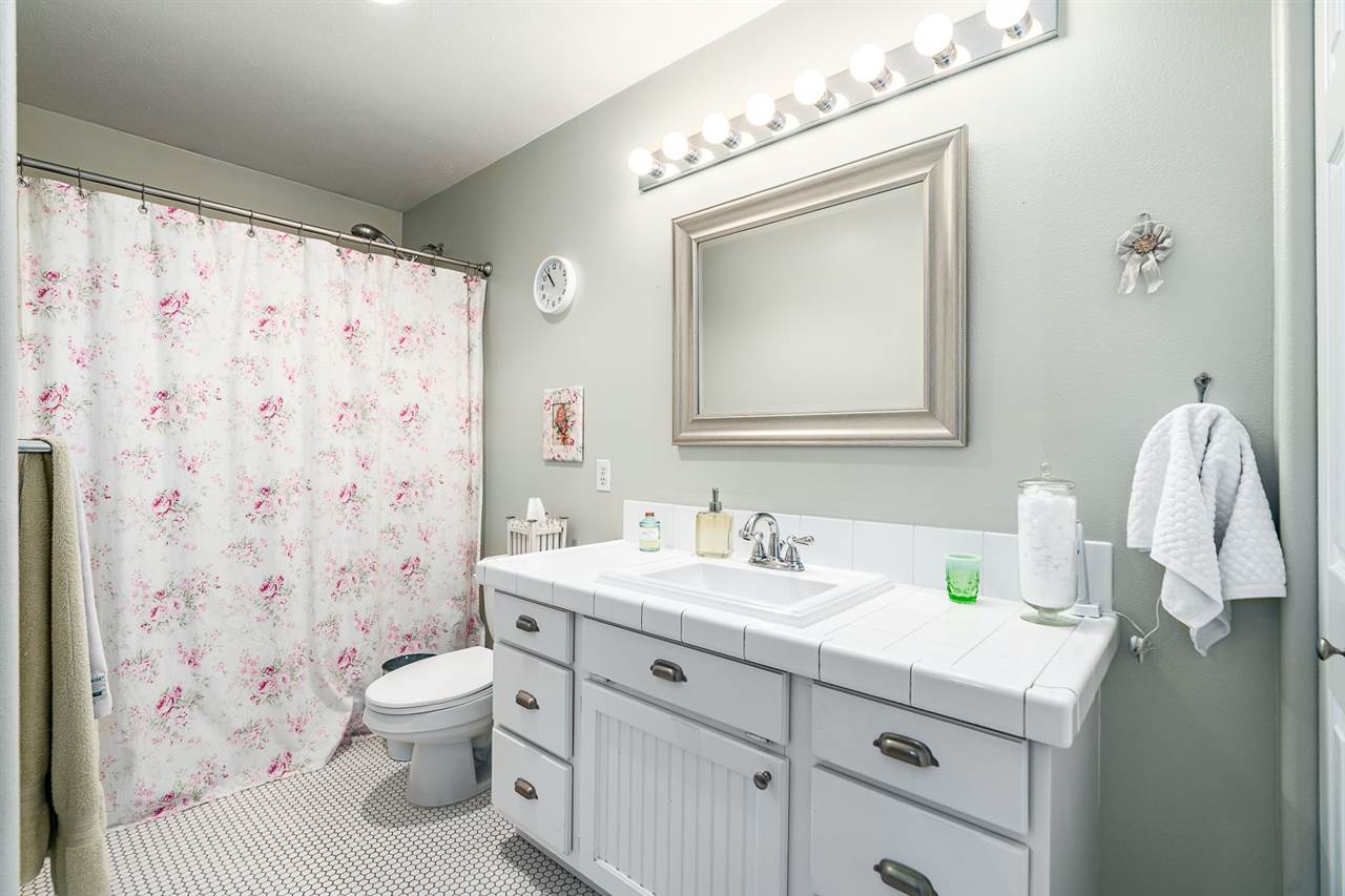 4511 South Saltese Lake Road Greenacres, WA 99016 - Photo 10 of 45