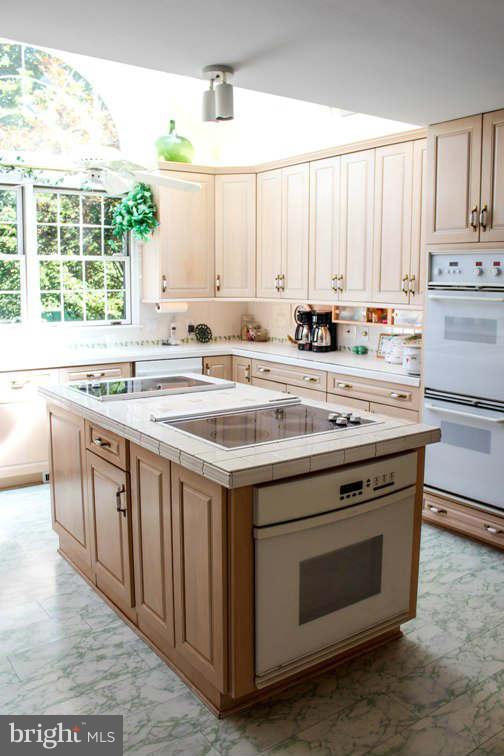 17705 St Jeromes Neck Road Dameron, MD 20628 - Photo 11 of 30 Kitchen