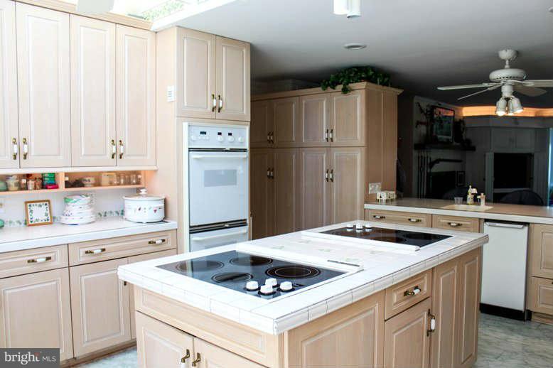 17705 St Jeromes Neck Road Dameron, MD 20628 - Photo 7 of 30 Kitchen