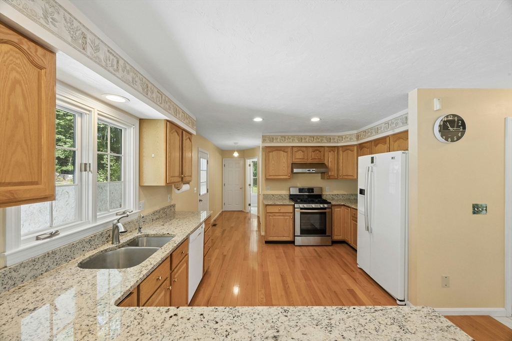 117 Summer Road Boxborough, MA 01719 - Photo 6 of 34