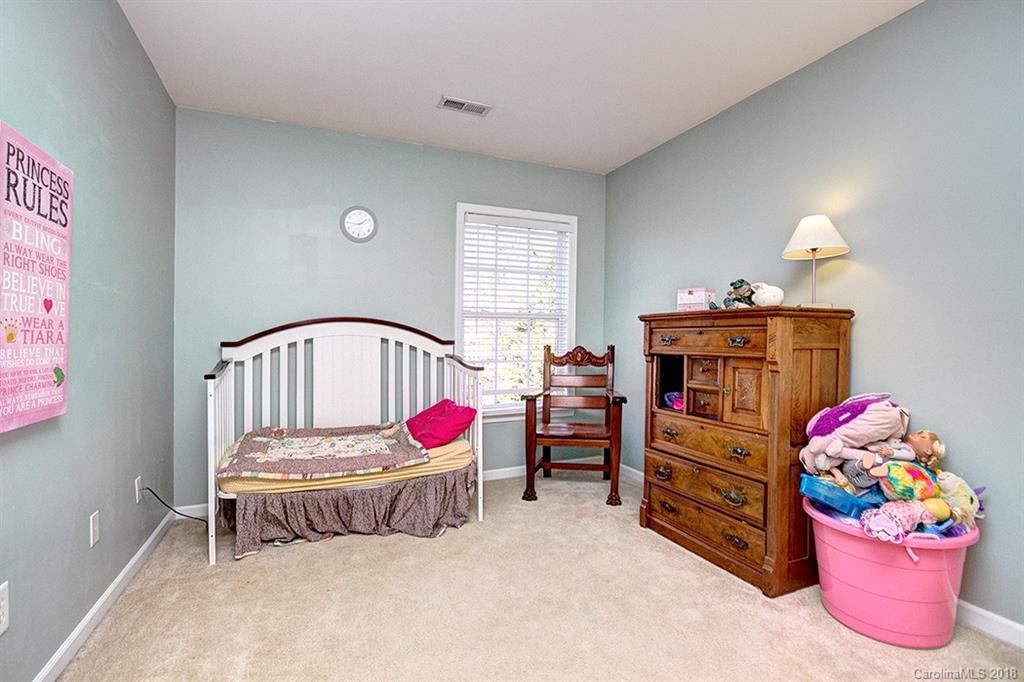 11520 Chapeclane Road, Unit 26 Charlotte, NC 28278 - Photo 18 of 21 Gallery Image 18