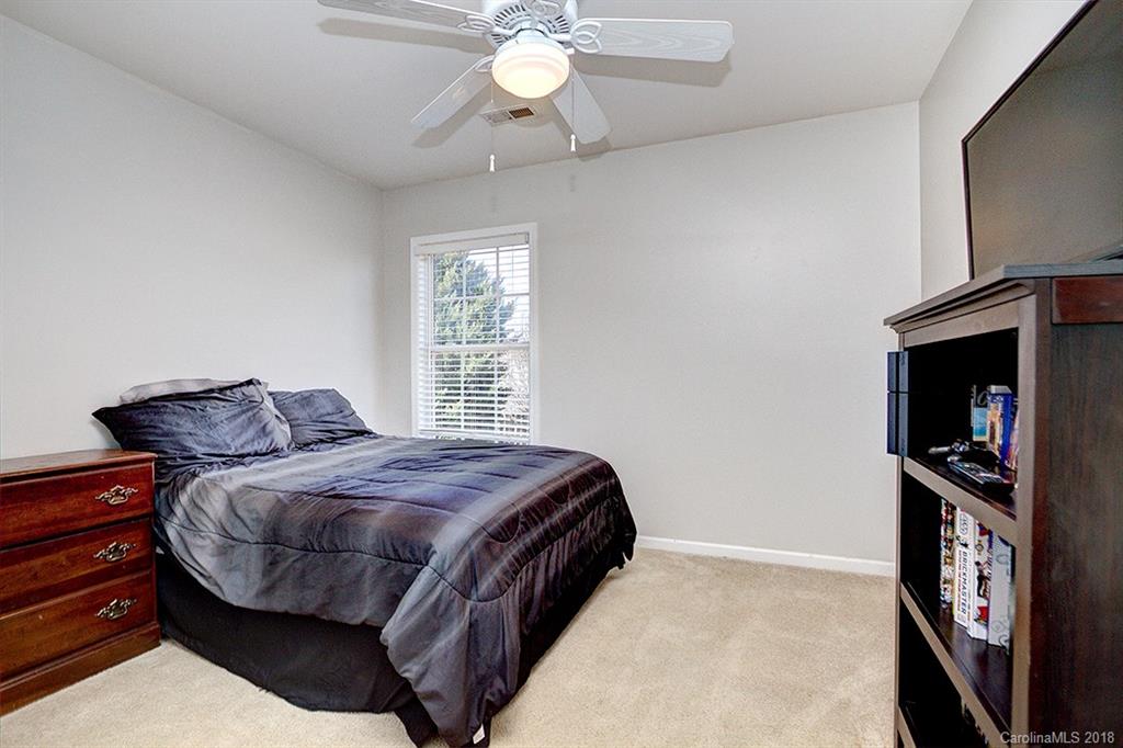 11520 Chapeclane Road, Unit 26 Charlotte, NC 28278 - Photo 19 of 21 Gallery Image 19