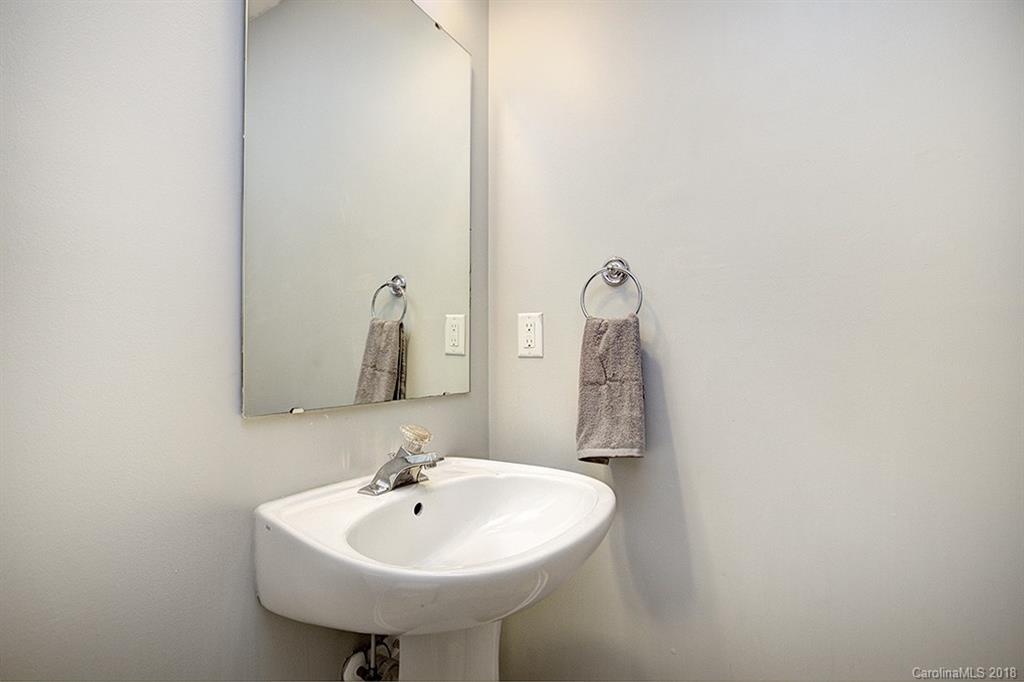 11520 Chapeclane Road, Unit 26 Charlotte, NC 28278 - Photo 10 of 21 Gallery Image 10