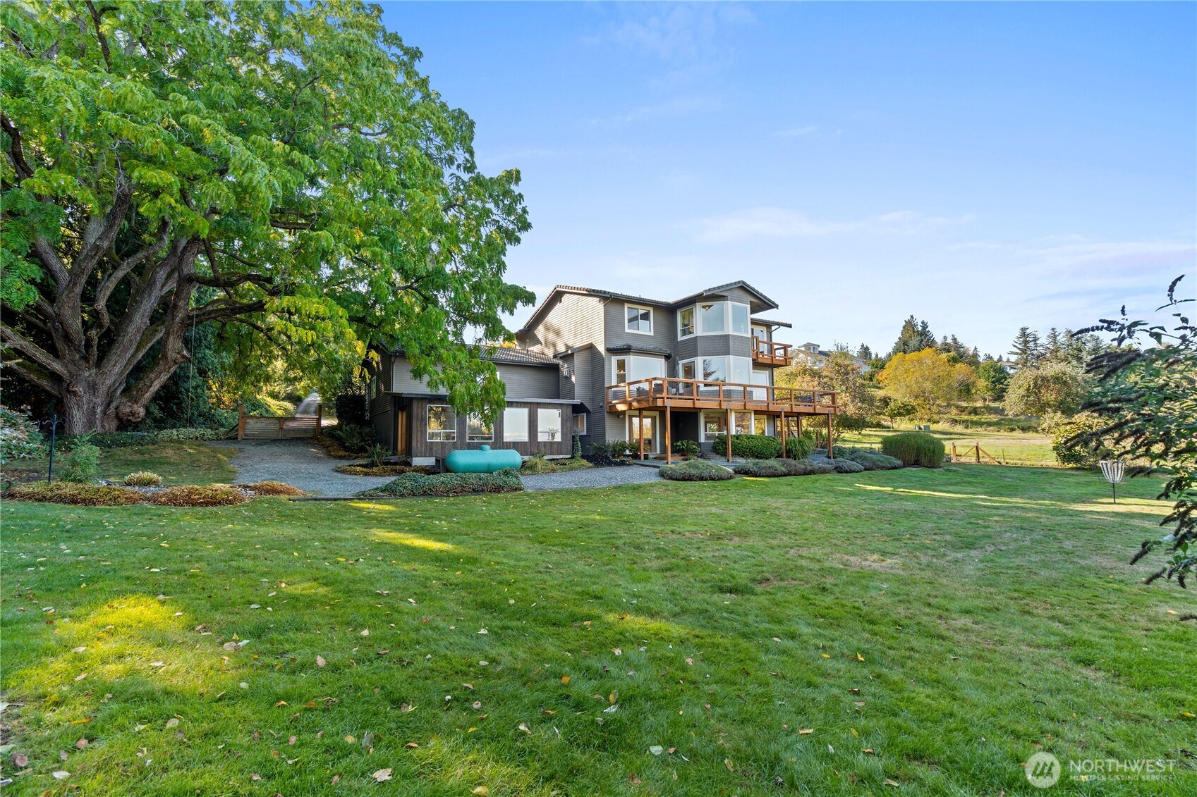 6237 Walnut Way Clinton, WA 98236 - Photo 36 of 40 Gallery Image 36