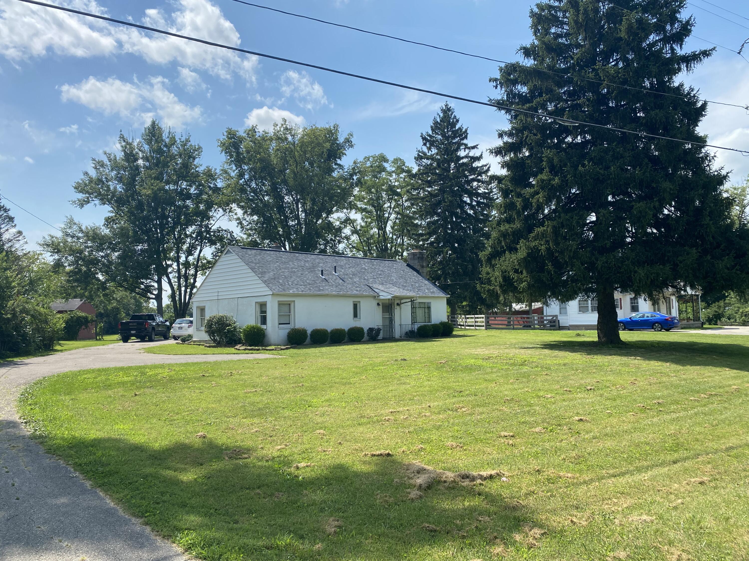 3201 Troy Road Springfield, OH 45504 - Photo 2 of 17