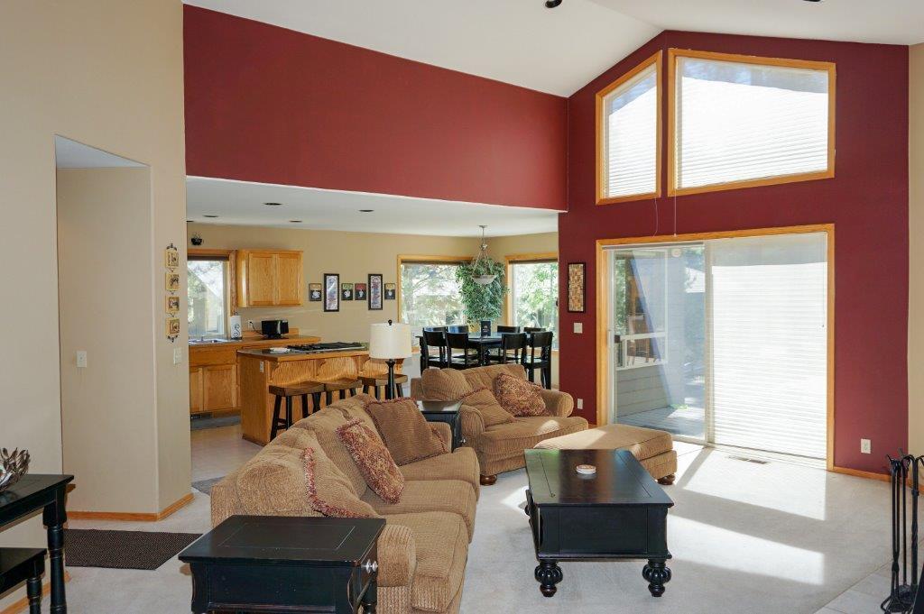 18169-8 Oregon Loop Sunriver, OR 97707 - Photo 3 of 17 living (5)