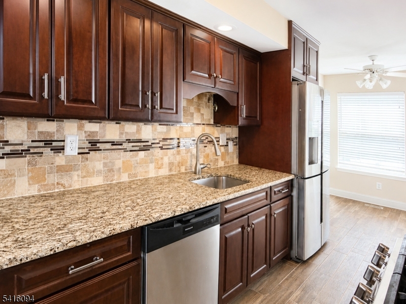 91 Delaware Lane, Unit 91 Somerville, NJ 08876 - Photo 4 of 32