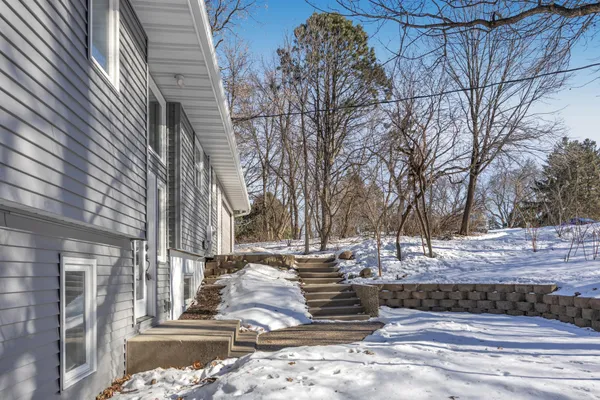 $539,999 | 4755 Eriks Boulevard, Eagan, MN 55122