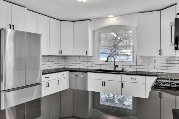 $539,999 | 4755 Eriks Boulevard, Eagan, MN 55122