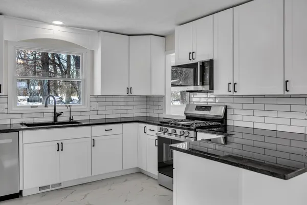 $539,999 | 4755 Eriks Boulevard, Eagan, MN 55122