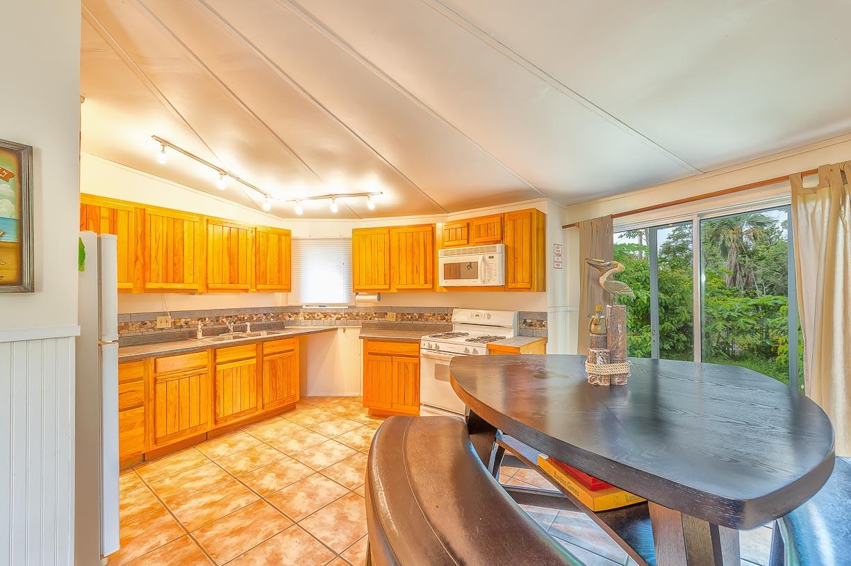28051 Mills Road Summerland Key, FL 33042 - Photo 11 of 51 Kitchen/Dining Area