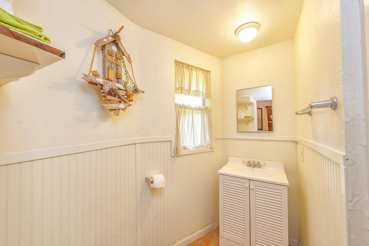 28051 Mills Road Summerland Key, FL 33042 - Photo 29 of 51 Bathroom