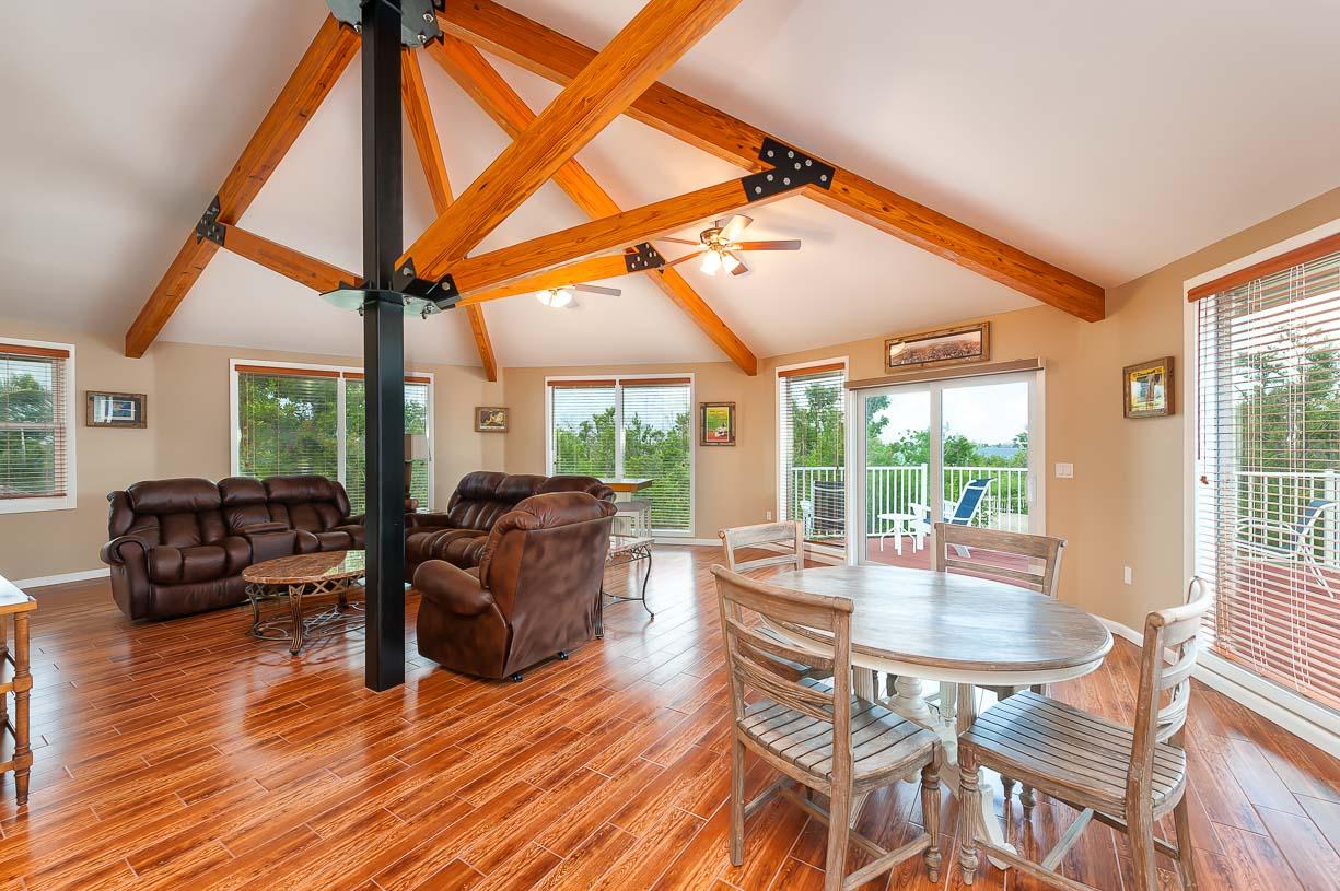 Living/Dining Area