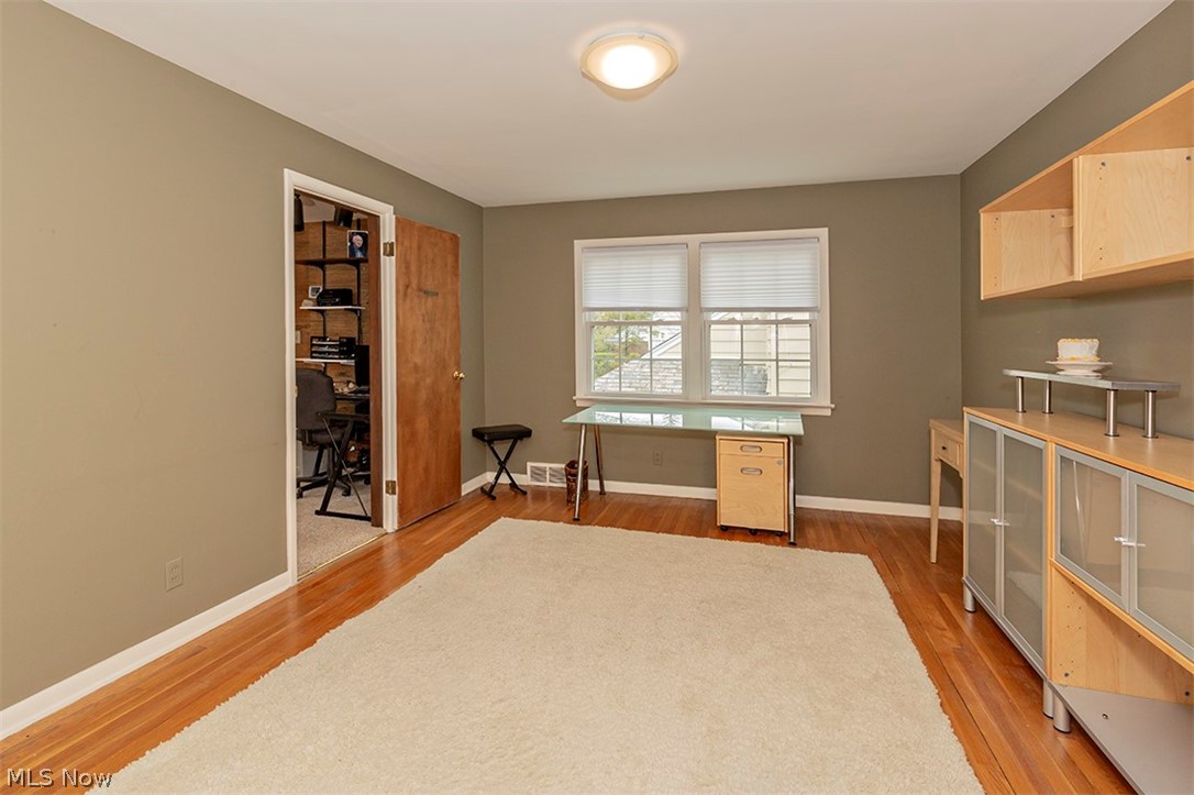 22511 Rye Road Beachwood, OH 44122 - Photo 17 of 25 Bedroom with adjoining office or flex space