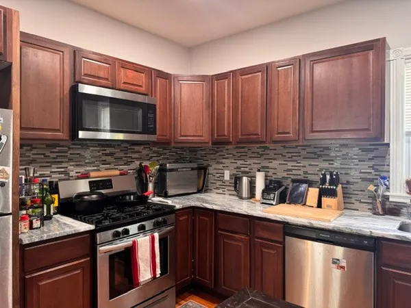 $2,700 | 138 Doyle Avenue, Unit 2, Providence, RI 02906
