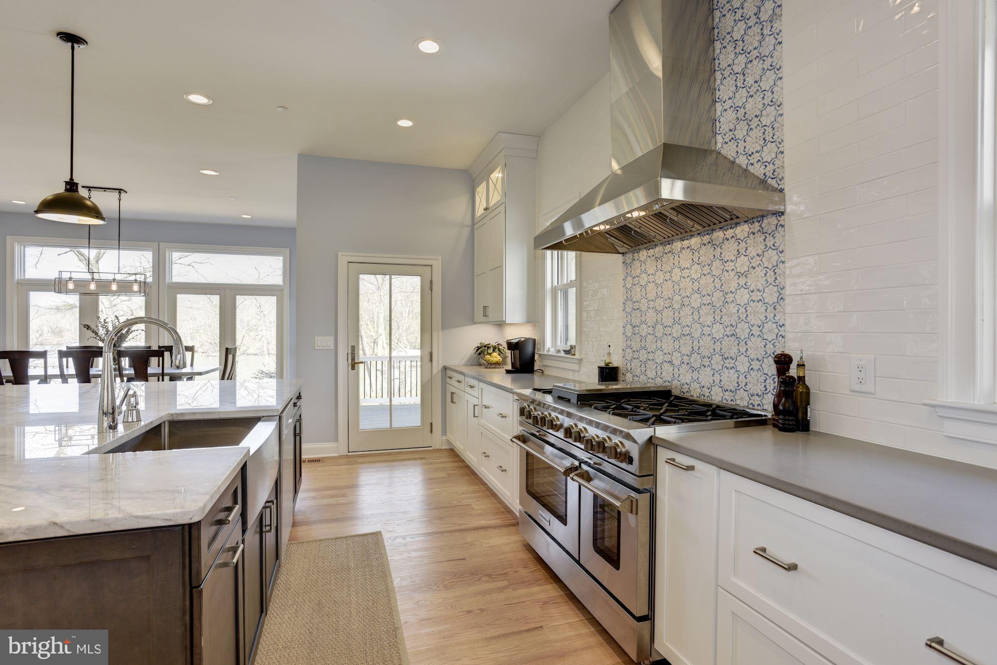 488 Ferry Point Road Annapolis, MD 21403 - Photo 17 of 60 Kitchen with Blue Star appliances