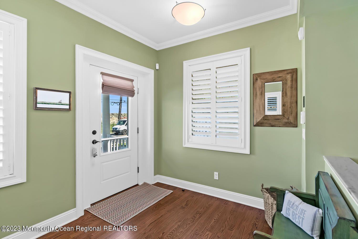 576 Ocean Avenue Sea Bright, NJ 07760 - Photo 2 of 32 576 Foyer