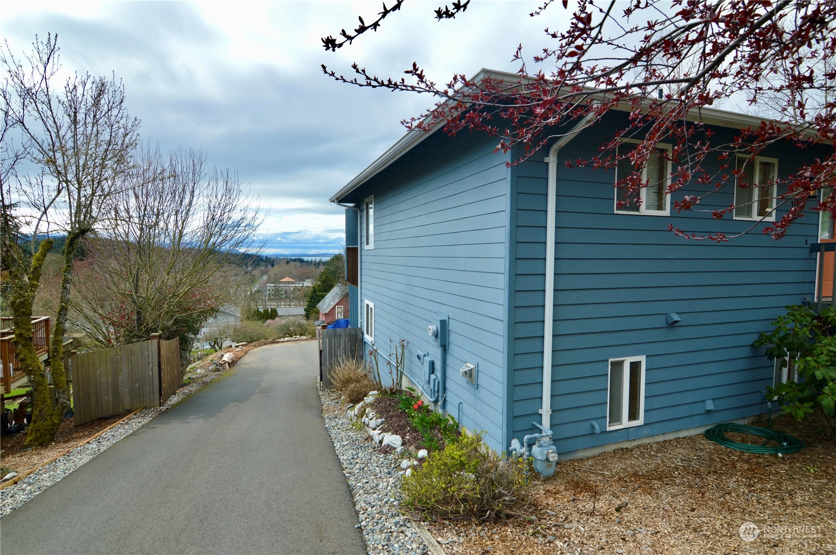 1818 35th Street Bellingham, WA 98229 - Photo 30 of 39 a view of a pathway of a house