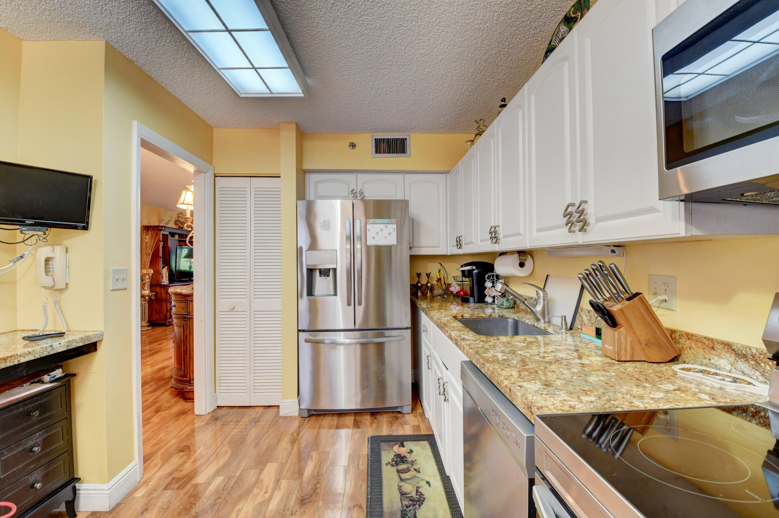 7137 Promenade Drive, Unit 102 Boca Raton, FL 33433 - Photo 13 of 34 kitchen