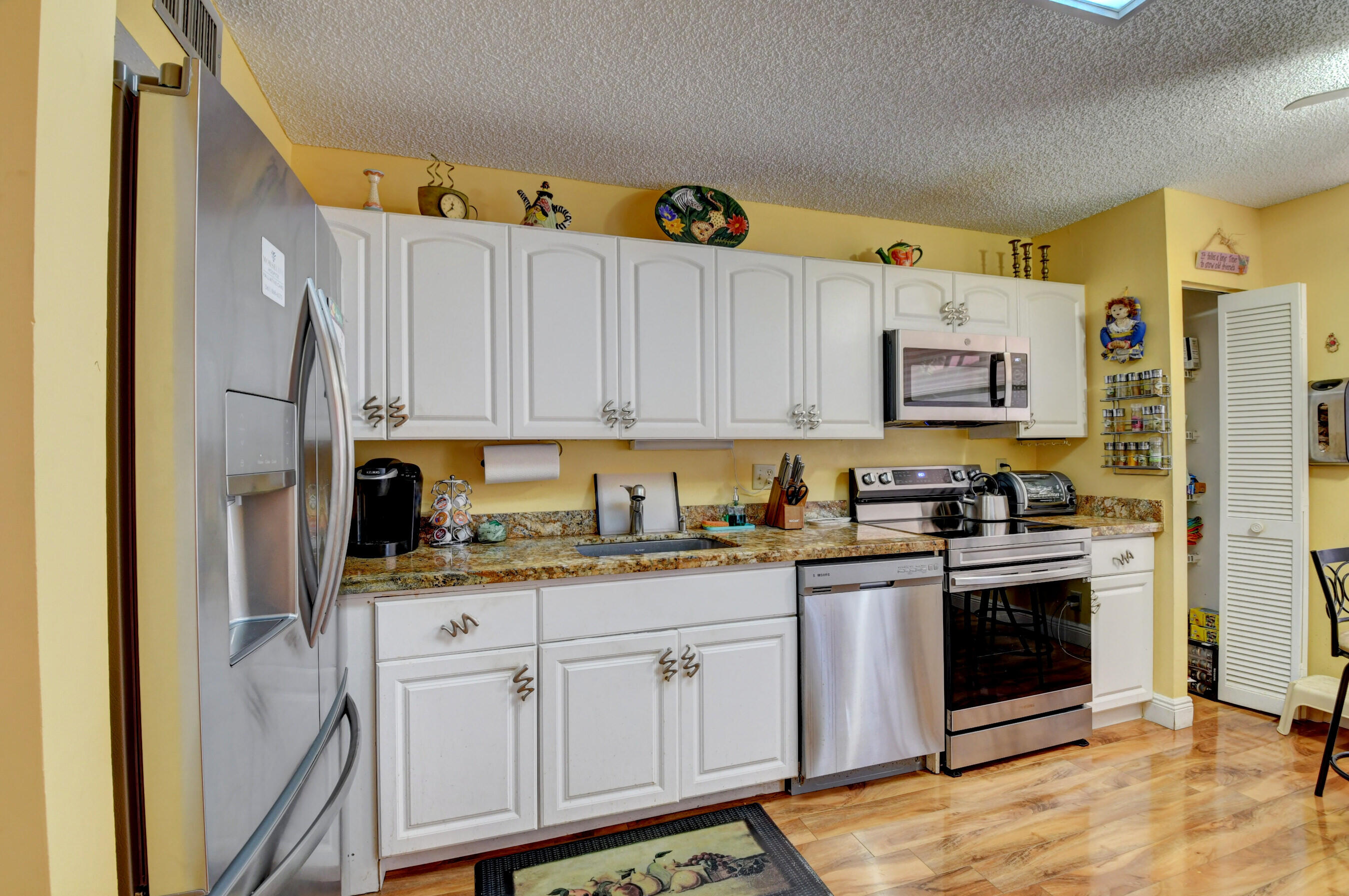 7137 Promenade Drive, Unit 102 Boca Raton, FL 33433 - Photo 10 of 34 kitchen