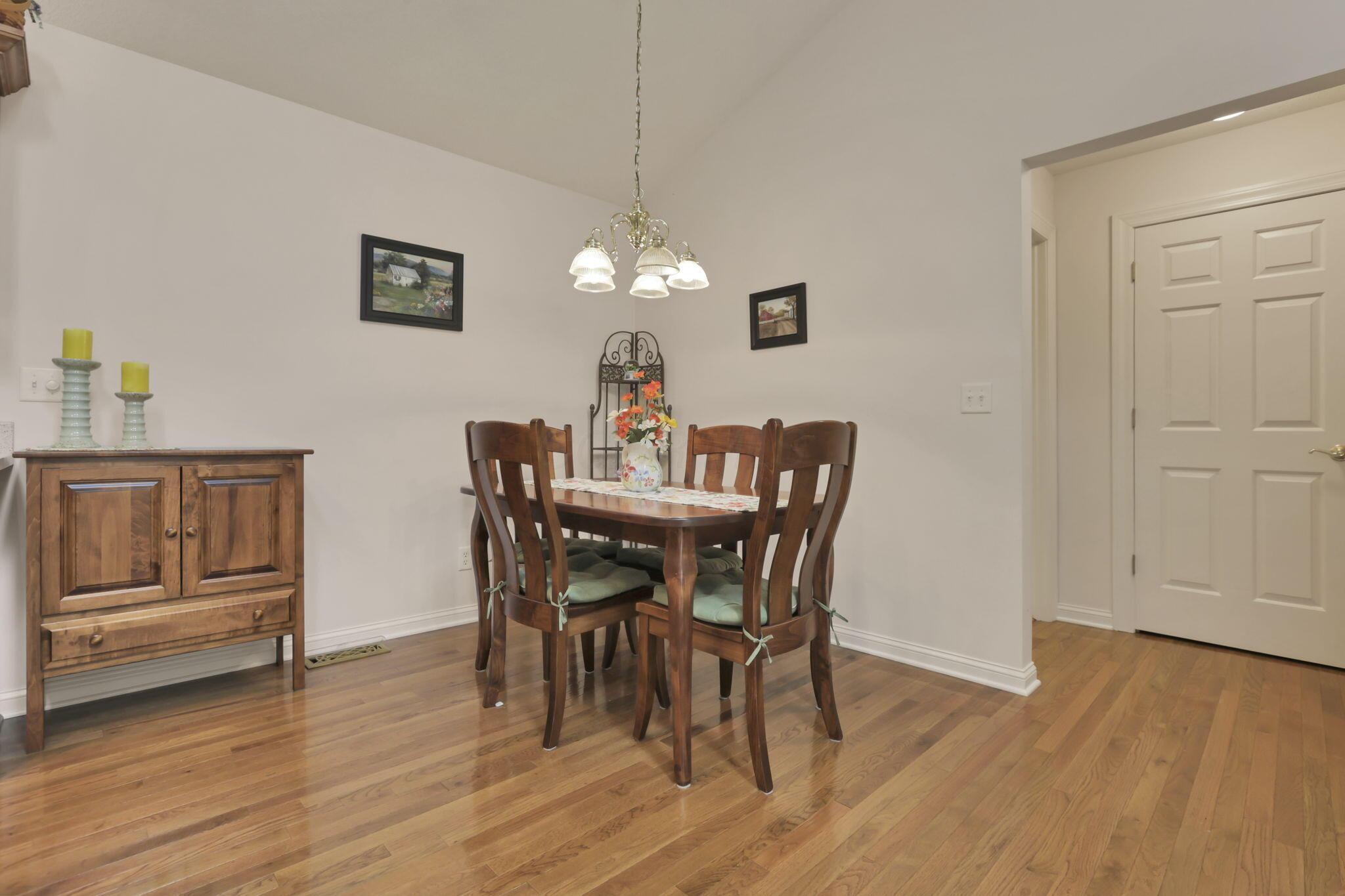786 Stone Ridge Way Newark, OH 43055 - Photo 10 of 38 Dining area