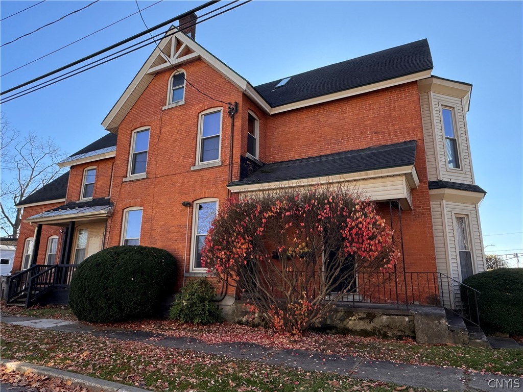 208 North Madison Street Rome, NY 13440 - Photo 4 of 46