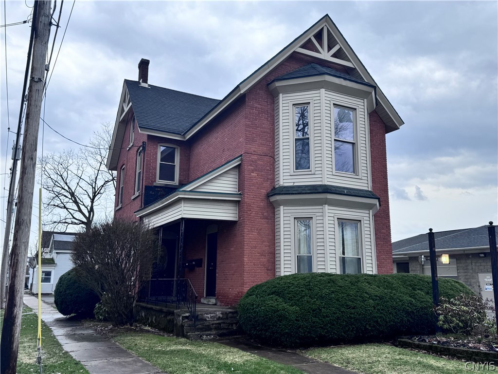 208 North Madison Street Rome, NY 13440 - Photo 5 of 46