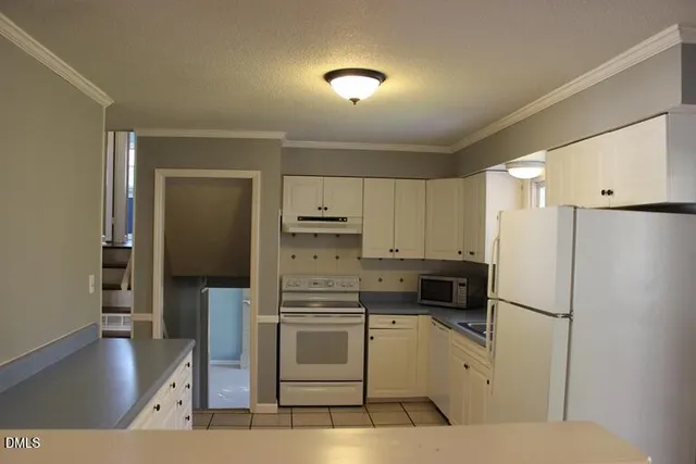 $2,195 | 4805 Oak Park Road, Raleigh, NC 27612