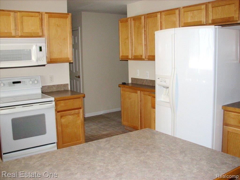 6 Kitchen