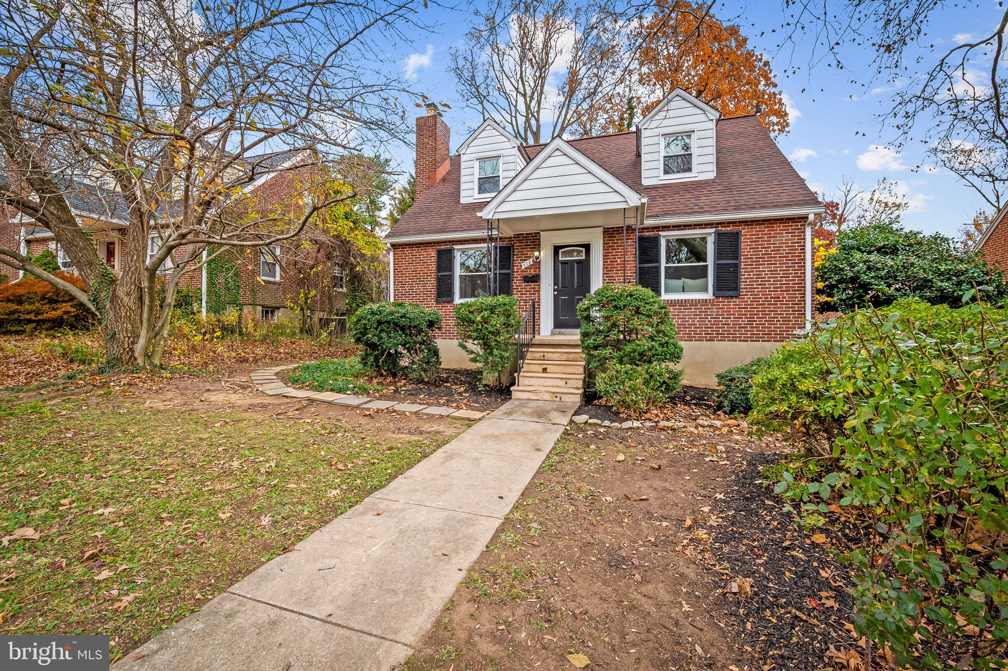 512 Holden Road Towson, MD 21286 - Photo 3 of 46 So much charm & character!